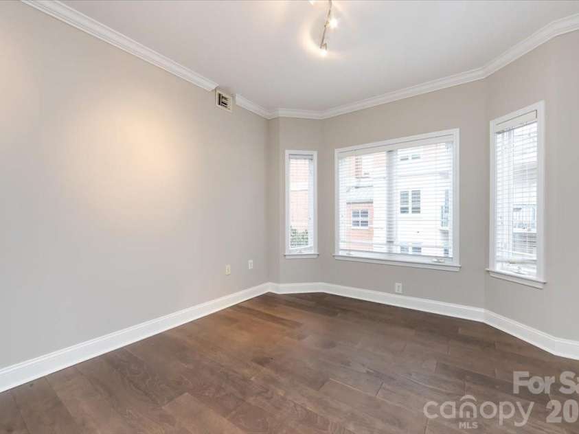 415 Church Street, Charlotte, NC 28202.  MLS# CAR4349165, YatesRealty ID 2393. 