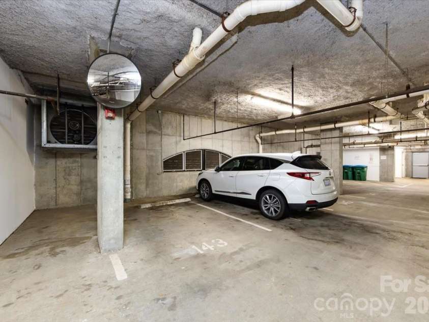 415 Church Street, Charlotte, NC 28202.  MLS# CAR4349165, YatesRealty ID 2393. 