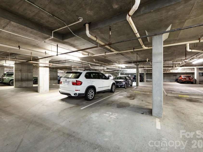 415 Church Street, Charlotte, NC 28202.  MLS# CAR4349165, YatesRealty ID 2393. 