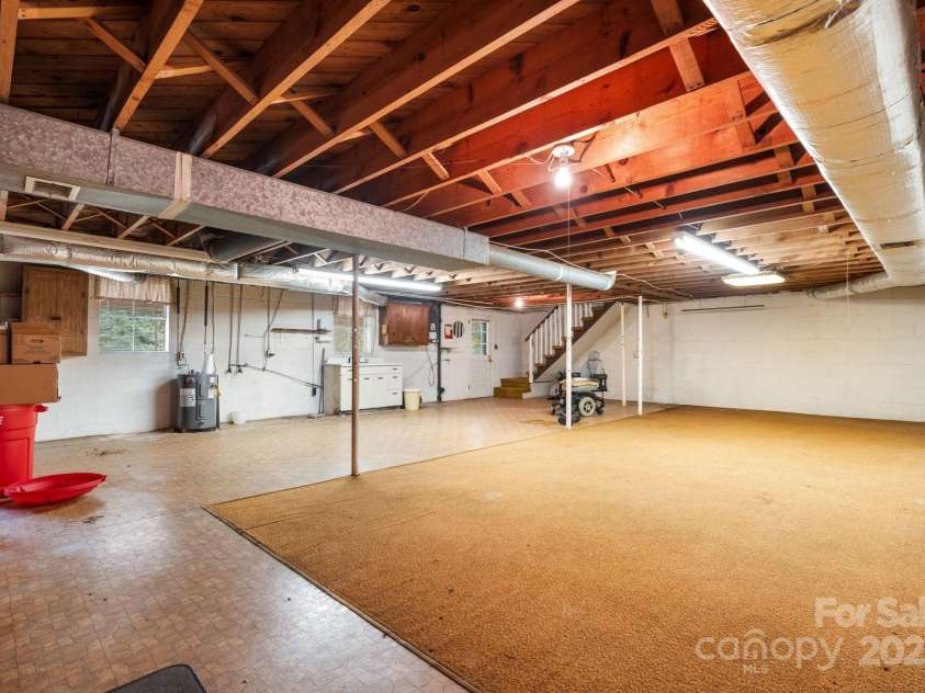 4955 Midway Sand Road, Hickory, NC 28601.  MLS# CAR4309064, YatesRealty ID 2393. 