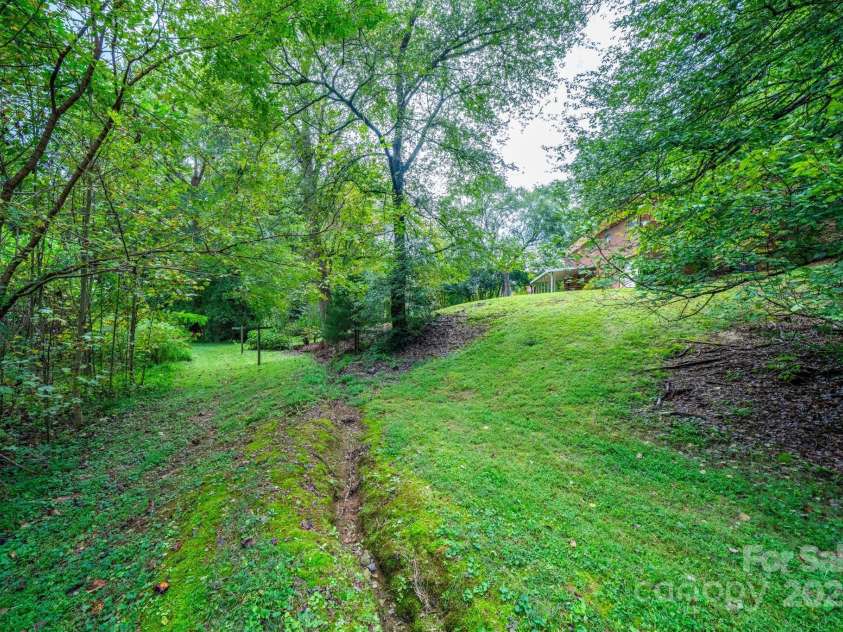 4955 Midway Sand Road, Hickory, NC 28601.  MLS# CAR4309064, YatesRealty ID 2393. 