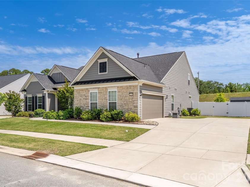 13712 Berkley Avenue, Huntersville, NC 28078.  MLS# CAR4380814, YatesRealty ID 23930. 