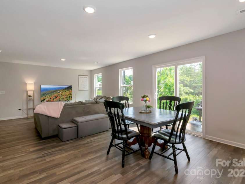 3305 Rian Drive, Lenoir, NC 28645.  MLS# CAR4267149, YatesRealty ID 23930. 