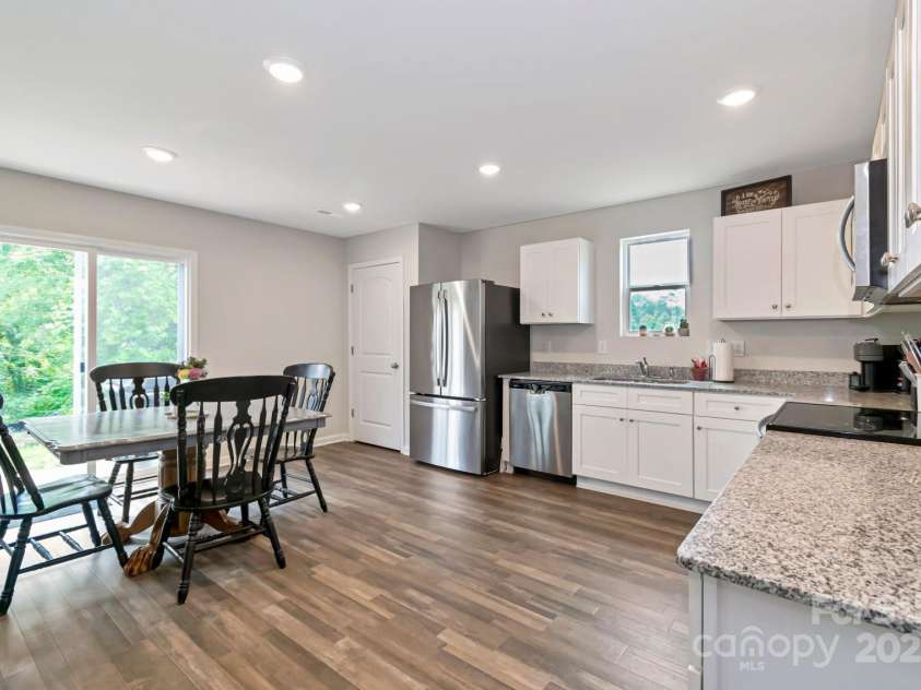 3305 Rian Drive, Lenoir, NC 28645.  MLS# CAR4267149, YatesRealty ID 23930. 