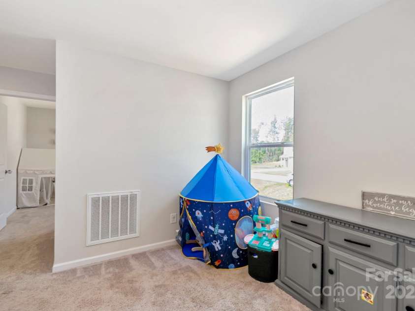 3305 Rian Drive, Lenoir, NC 28645.  MLS# CAR4267149, YatesRealty ID 23930. 