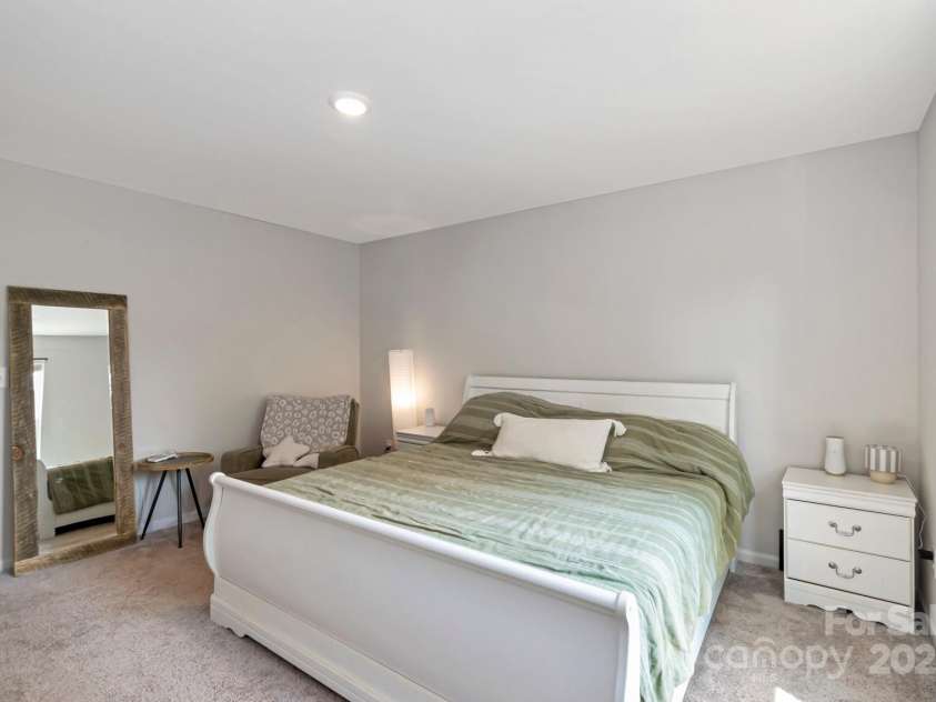 3305 Rian Drive, Lenoir, NC 28645.  MLS# CAR4267149, YatesRealty ID 23930. 