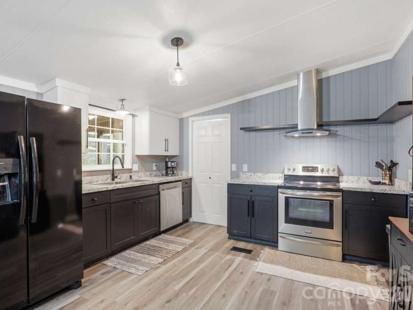 5347 Lewis Road, Gastonia, NC 28052.  MLS# CAR4377258, YatesRealty ID 23931. 