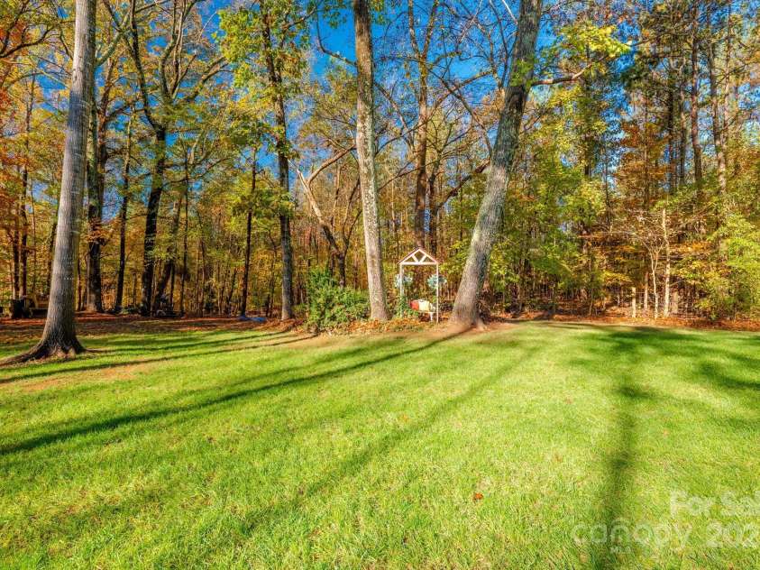 10032 Hunters Trace Drive, Concord, NC 28027.  MLS# CAR4235512, YatesRealty ID 23932. 