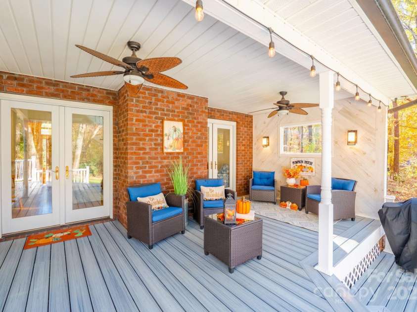 10032 Hunters Trace Drive, Concord, NC 28027.  MLS# CAR4235512, YatesRealty ID 23932. 