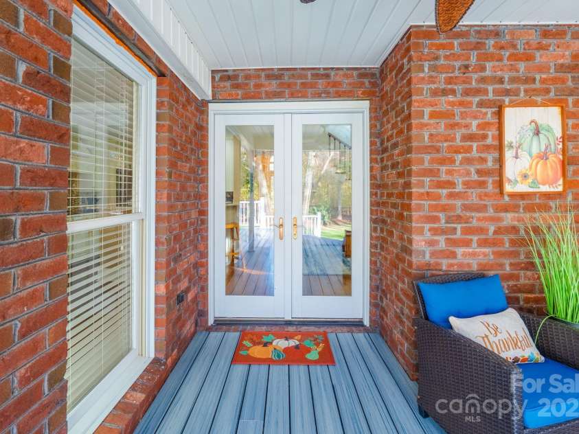 10032 Hunters Trace Drive, Concord, NC 28027.  MLS# CAR4235512, YatesRealty ID 23932. 