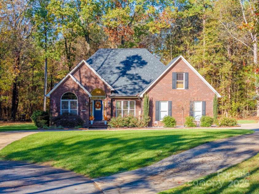 10032 Hunters Trace Drive, Concord, NC 28027.  MLS# CAR4235512, YatesRealty ID 23932. Welcome home!