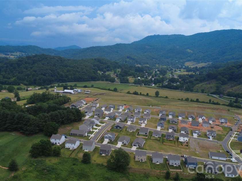 20 Ridgehaven Drive, Waynesville, NC 28786.  MLS# CAR4339898, YatesRealty ID 23932. 
