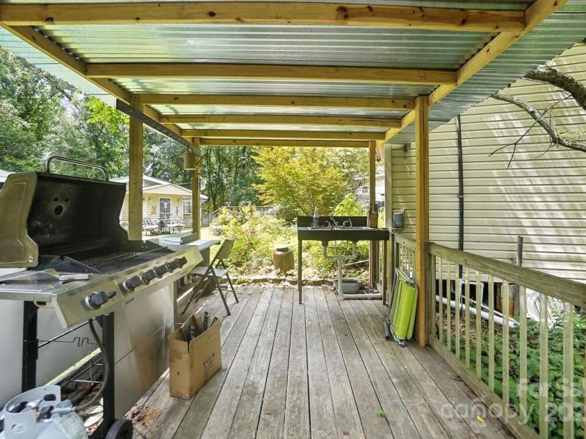 4412 Dobys Bridge Road, Fort Mill, SC 29707.  MLS# CAR4271743, YatesRealty ID 23933. 