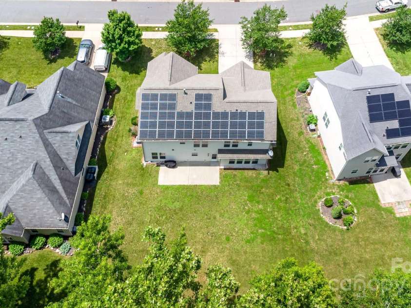 10129 Loch Lomond Drive, Charlotte, NC 28278.  MLS# CAR4269178, YatesRealty ID 23934. 