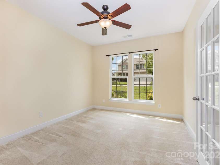 10129 Loch Lomond Drive, Charlotte, NC 28278.  MLS# CAR4269178, YatesRealty ID 23934. 