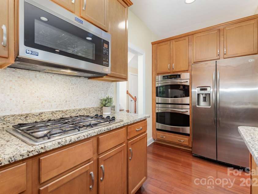 10129 Loch Lomond Drive, Charlotte, NC 28278.  MLS# CAR4269178, YatesRealty ID 23934. 