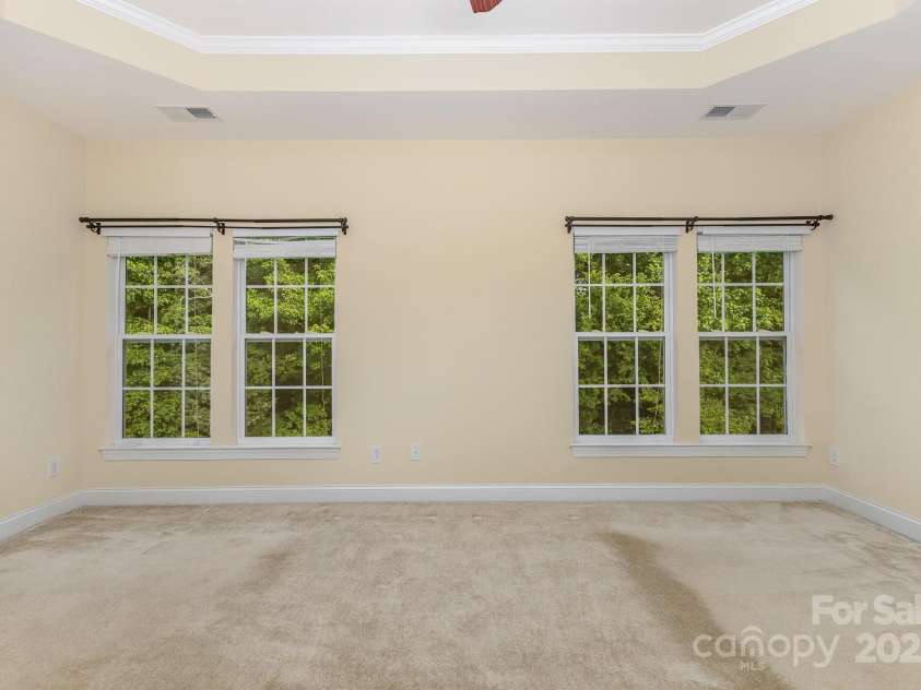 10129 Loch Lomond Drive, Charlotte, NC 28278.  MLS# CAR4269178, YatesRealty ID 23934. 