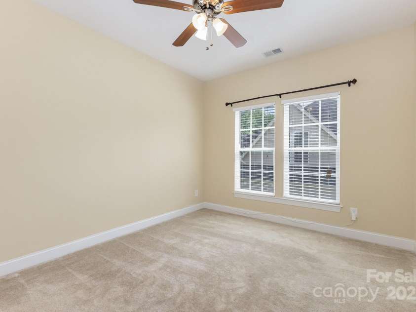 10129 Loch Lomond Drive, Charlotte, NC 28278.  MLS# CAR4269178, YatesRealty ID 23934. 