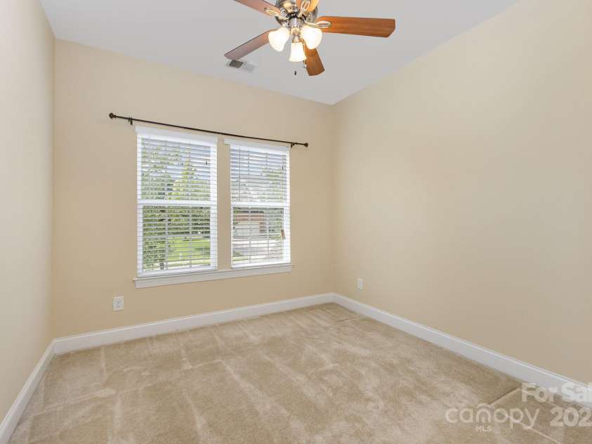 10129 Loch Lomond Drive, Charlotte, NC 28278.  MLS# CAR4269178, YatesRealty ID 23934. 