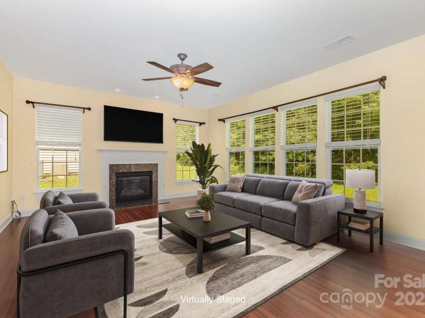 10129 Loch Lomond Drive, Charlotte, NC 28278.  MLS# CAR4269178, YatesRealty ID 23934. Virtually Staged.