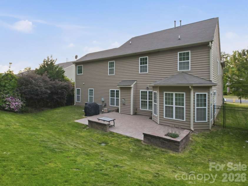 14703 Brannock Hills Drive, Charlotte, NC 28278.  MLS# CAR4369009, YatesRealty ID 23935. 