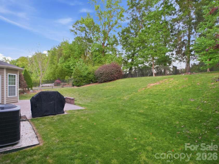 14703 Brannock Hills Drive, Charlotte, NC 28278.  MLS# CAR4369009, YatesRealty ID 23935. 