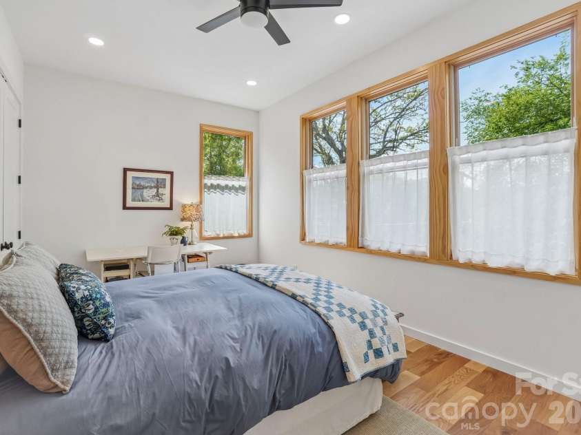 101 Santee Street, Asheville, NC 28801.  MLS# CAR4371504, YatesRealty ID 23936. 
