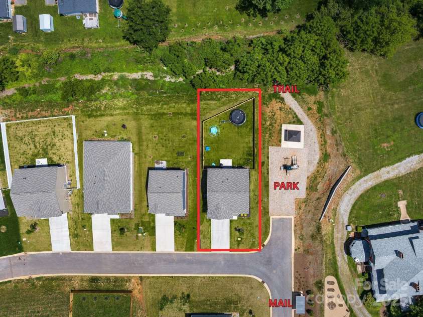 8 Madelyn Drive, Clyde, NC 28721.  MLS# CAR4334061, YatesRealty ID 23938. 