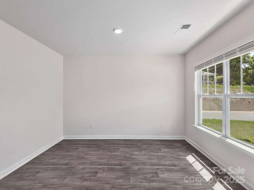 8 Madelyn Drive, Clyde, NC 28721.  MLS# CAR4334061, YatesRealty ID 23938. 