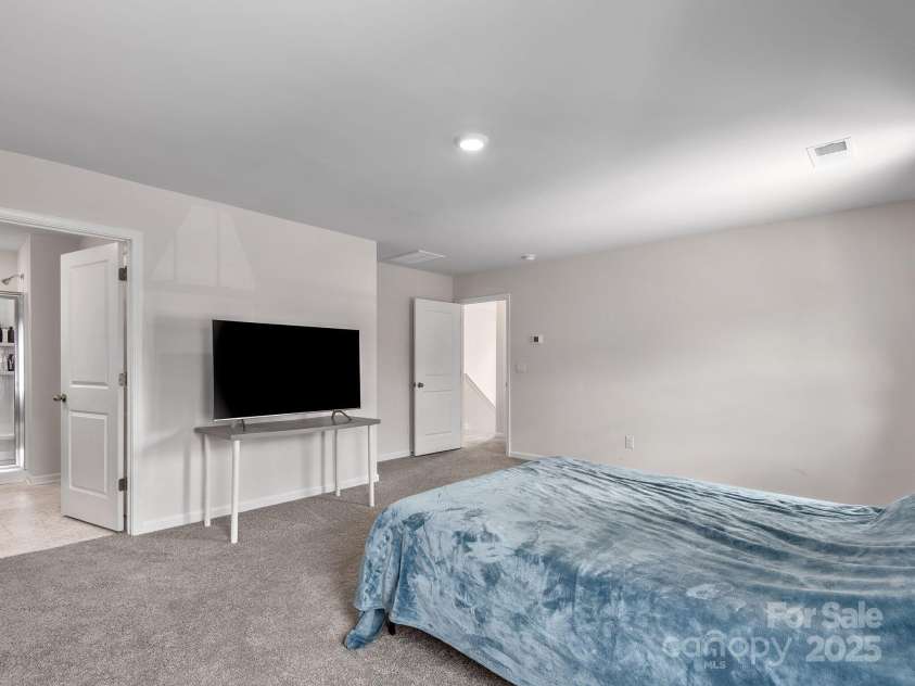 8 Madelyn Drive, Clyde, NC 28721.  MLS# CAR4334061, YatesRealty ID 23938. 