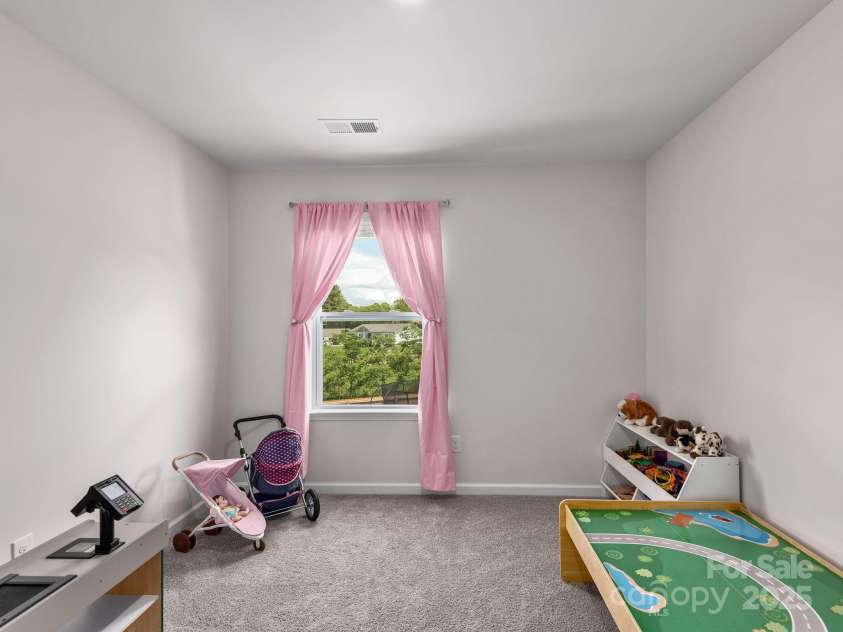 8 Madelyn Drive, Clyde, NC 28721.  MLS# CAR4334061, YatesRealty ID 23938. 