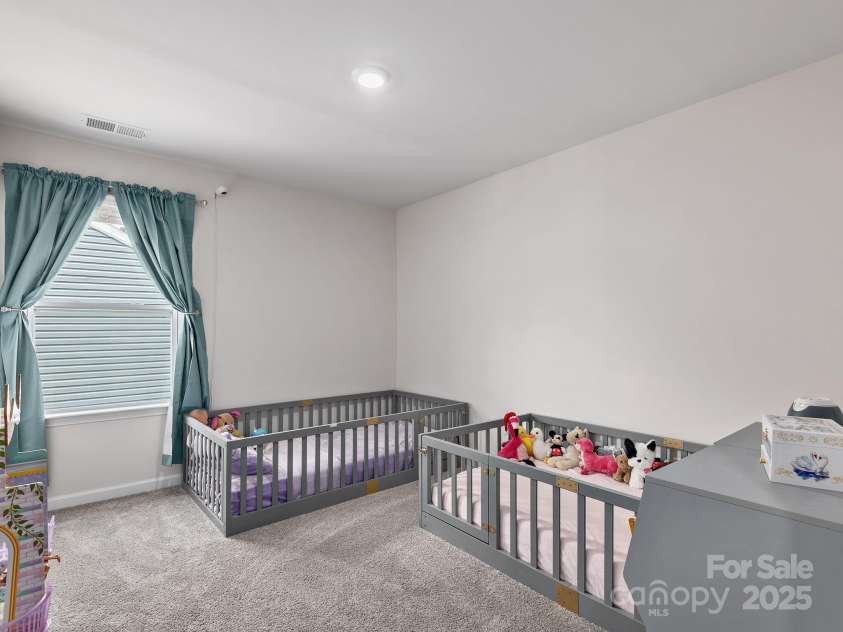 8 Madelyn Drive, Clyde, NC 28721.  MLS# CAR4334061, YatesRealty ID 23938. 