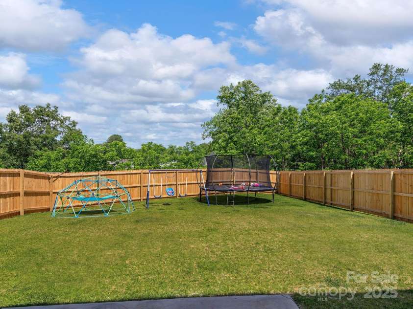 8 Madelyn Drive, Clyde, NC 28721.  MLS# CAR4334061, YatesRealty ID 23938. 