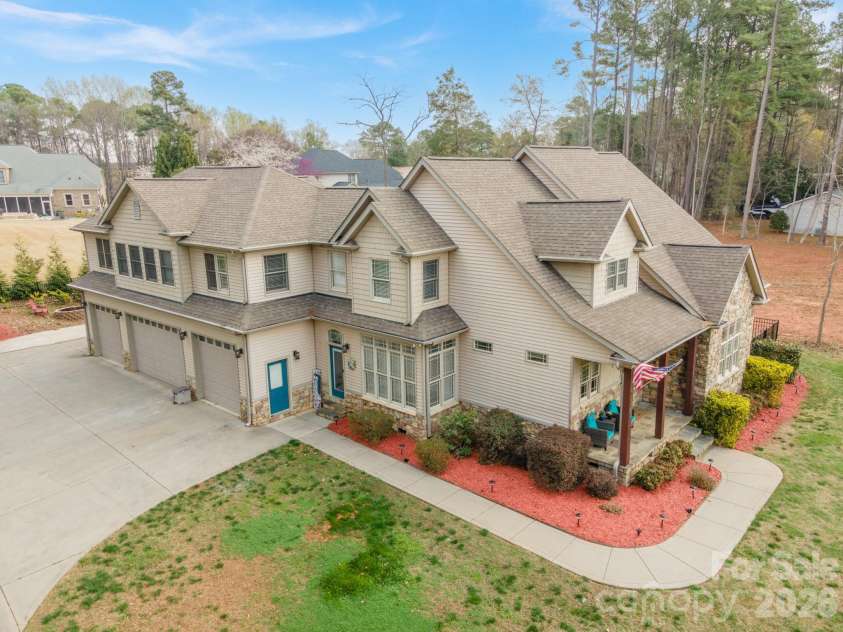 140 Pine Bluff Drive, Mooresville, NC 28117.  MLS# CAR4355986, YatesRealty ID 23939. 4 Car Garage