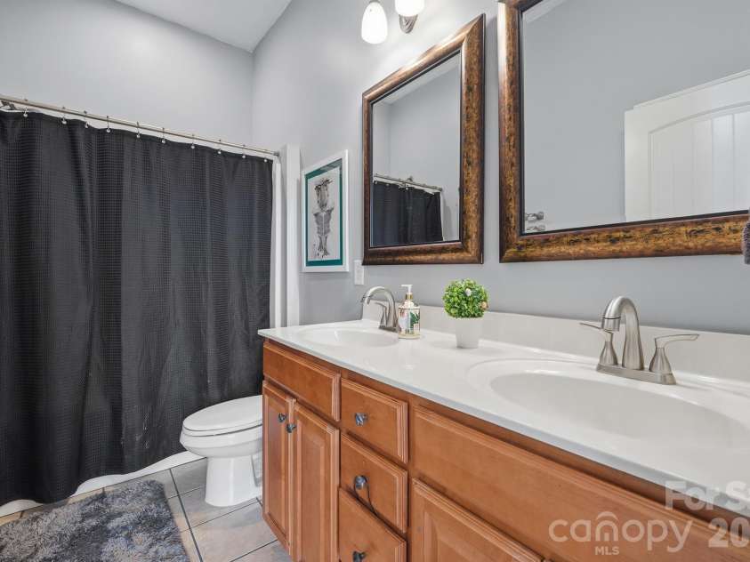 140 Pine Bluff Drive, Mooresville, NC 28117.  MLS# CAR4355986, YatesRealty ID 23939. Hall Bath on Main