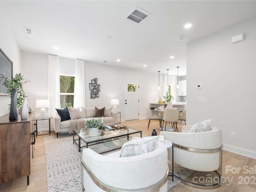 2544 Pinestream Drive, Charlotte, NC 28216.  MLS# CAR4237977, YatesRealty ID 23939. 