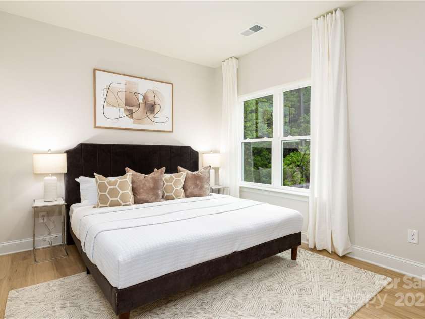 2544 Pinestream Drive, Charlotte, NC 28216.  MLS# CAR4237977, YatesRealty ID 23939. 