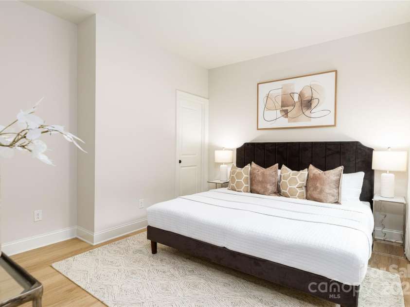 2544 Pinestream Drive, Charlotte, NC 28216.  MLS# CAR4237977, YatesRealty ID 23939. 