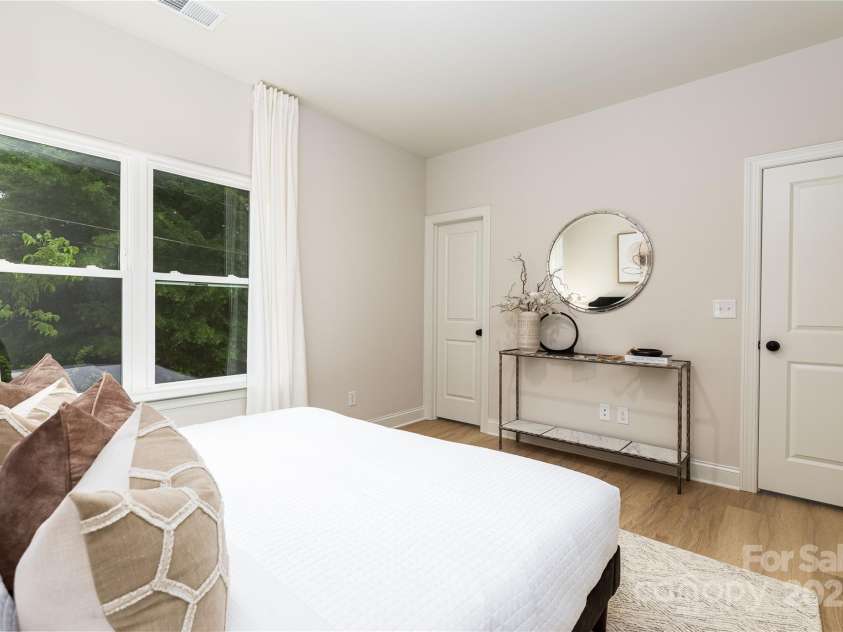 2544 Pinestream Drive, Charlotte, NC 28216.  MLS# CAR4237977, YatesRealty ID 23939. 