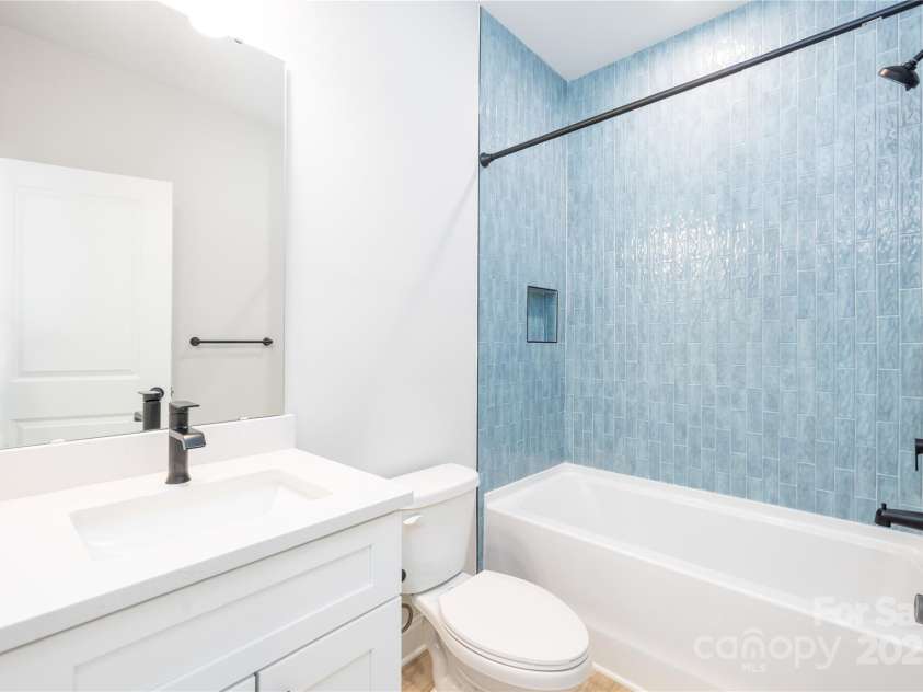 2544 Pinestream Drive, Charlotte, NC 28216.  MLS# CAR4237977, YatesRealty ID 23939. 