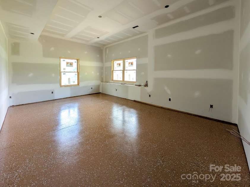 338 Majestic Mountain Drive, Burnsville, NC 28714.  MLS# CAR4277521, YatesRealty ID 2394. 