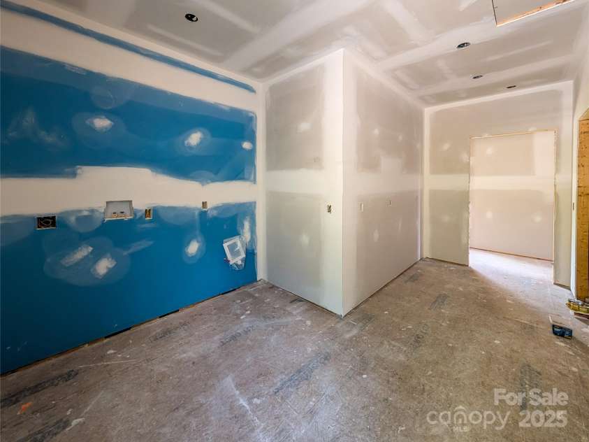 338 Majestic Mountain Drive, Burnsville, NC 28714.  MLS# CAR4277521, YatesRealty ID 2394. Laundry Room