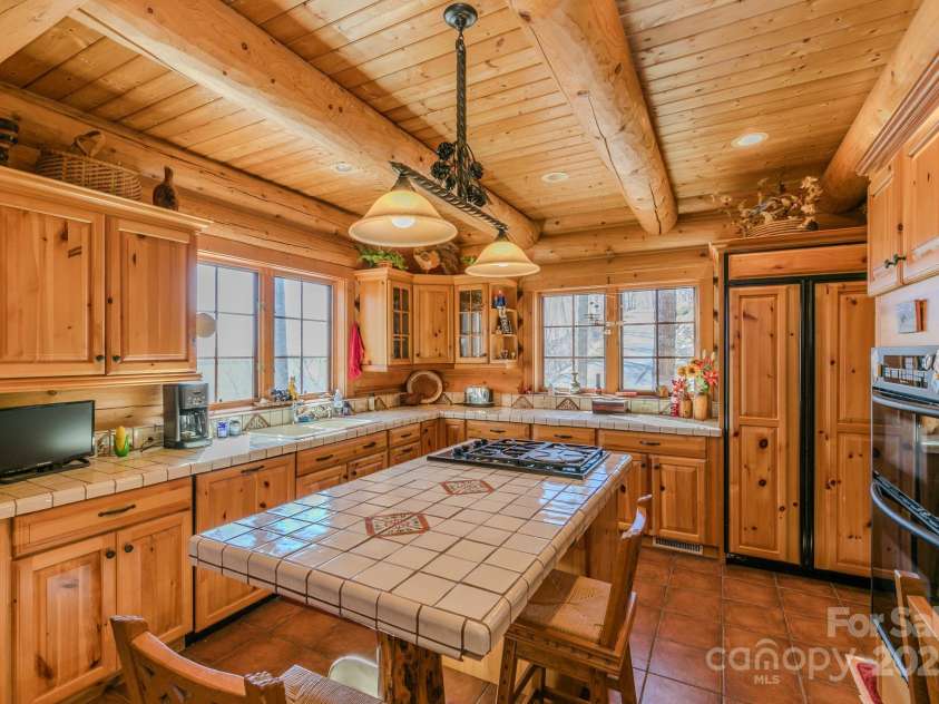 851 Austin Mountain Drive, Burnsville, NC 28714.  MLS# CAR4228841, YatesRealty ID 2394. 