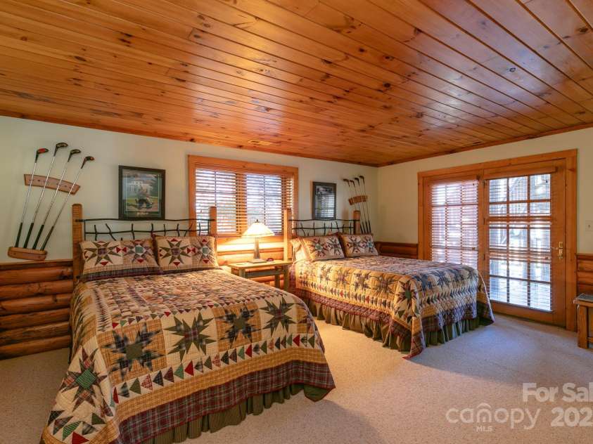 851 Austin Mountain Drive, Burnsville, NC 28714.  MLS# CAR4228841, YatesRealty ID 2394. 