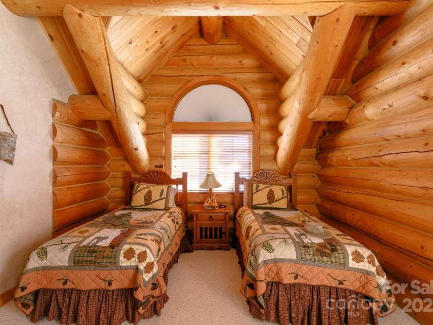 851 Austin Mountain Drive, Burnsville, NC 28714.  MLS# CAR4328686, YatesRealty ID 2394. 