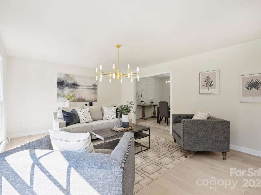 811 Ashmeade Road, Charlotte, NC 28211.  MLS# CAR4272071, YatesRealty ID 23940. 