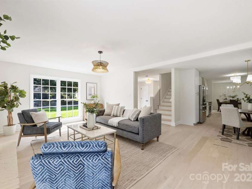 811 Ashmeade Road, Charlotte, NC 28211.  MLS# CAR4272071, YatesRealty ID 23940. 