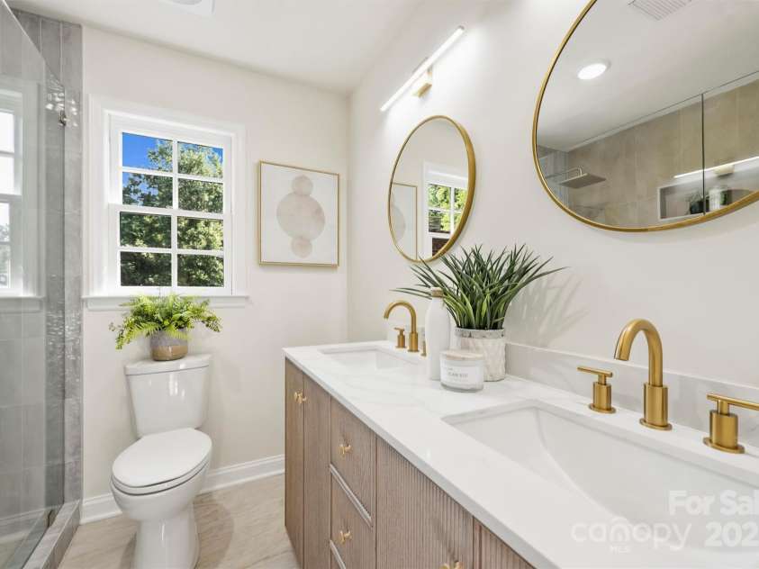 811 Ashmeade Road, Charlotte, NC 28211.  MLS# CAR4272071, YatesRealty ID 23940. 