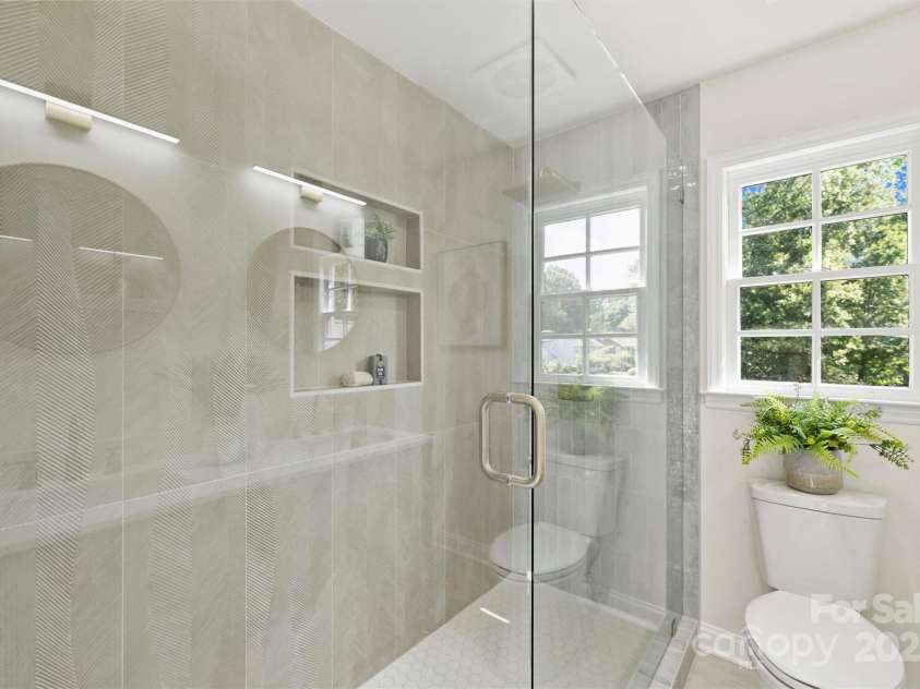 811 Ashmeade Road, Charlotte, NC 28211.  MLS# CAR4272071, YatesRealty ID 23940. 