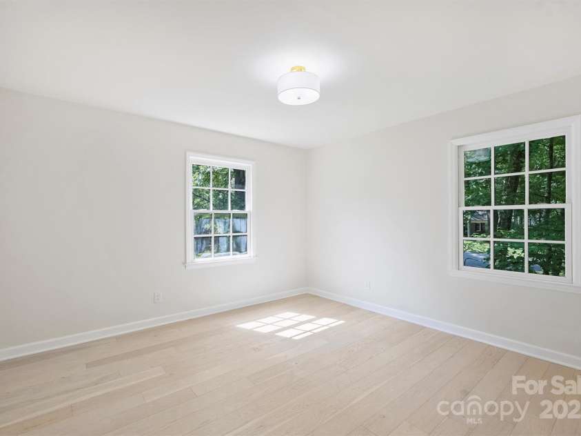 811 Ashmeade Road, Charlotte, NC 28211.  MLS# CAR4272071, YatesRealty ID 23940. 